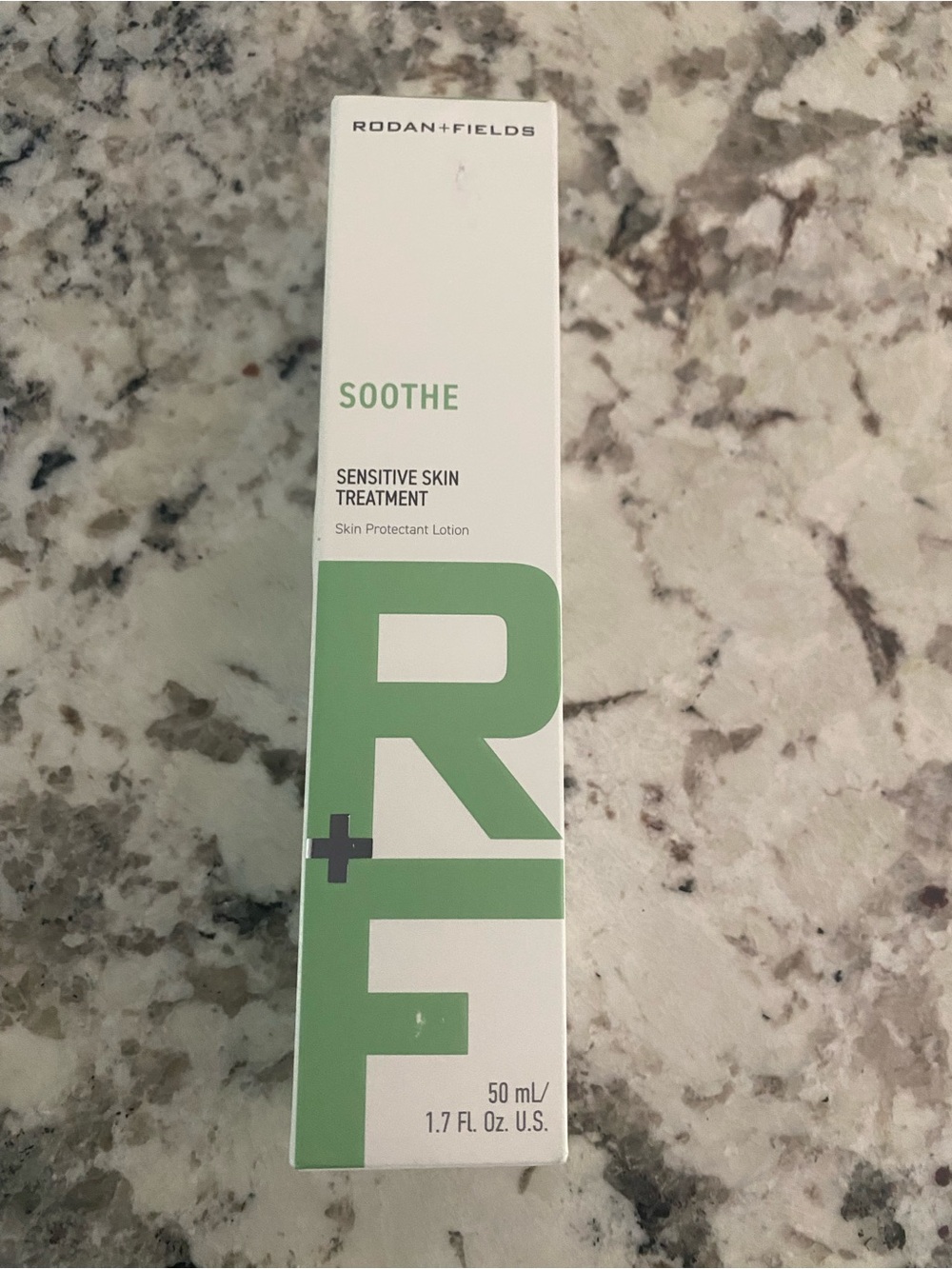 Rodan + Fields Moisturizing Soothe Treatment - White & Green